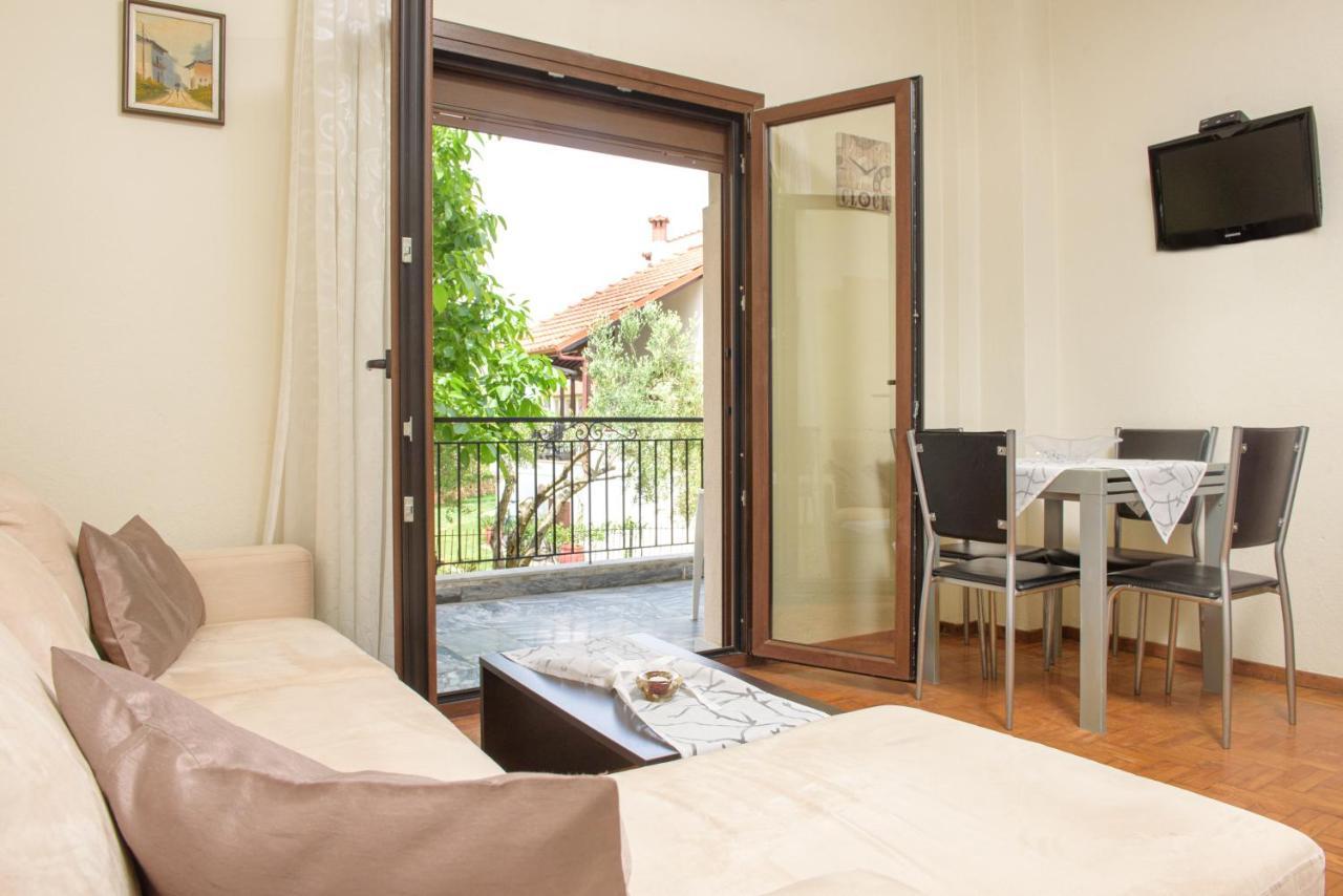 Dili Apartments Ierissos Extérieur photo
