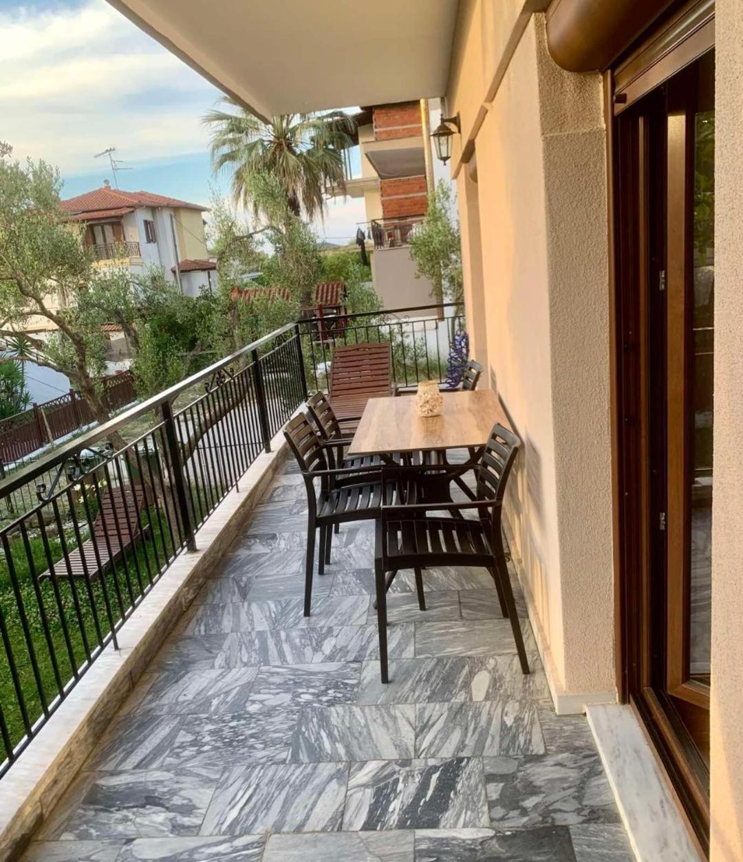 Dili Apartments Ierissos Extérieur photo